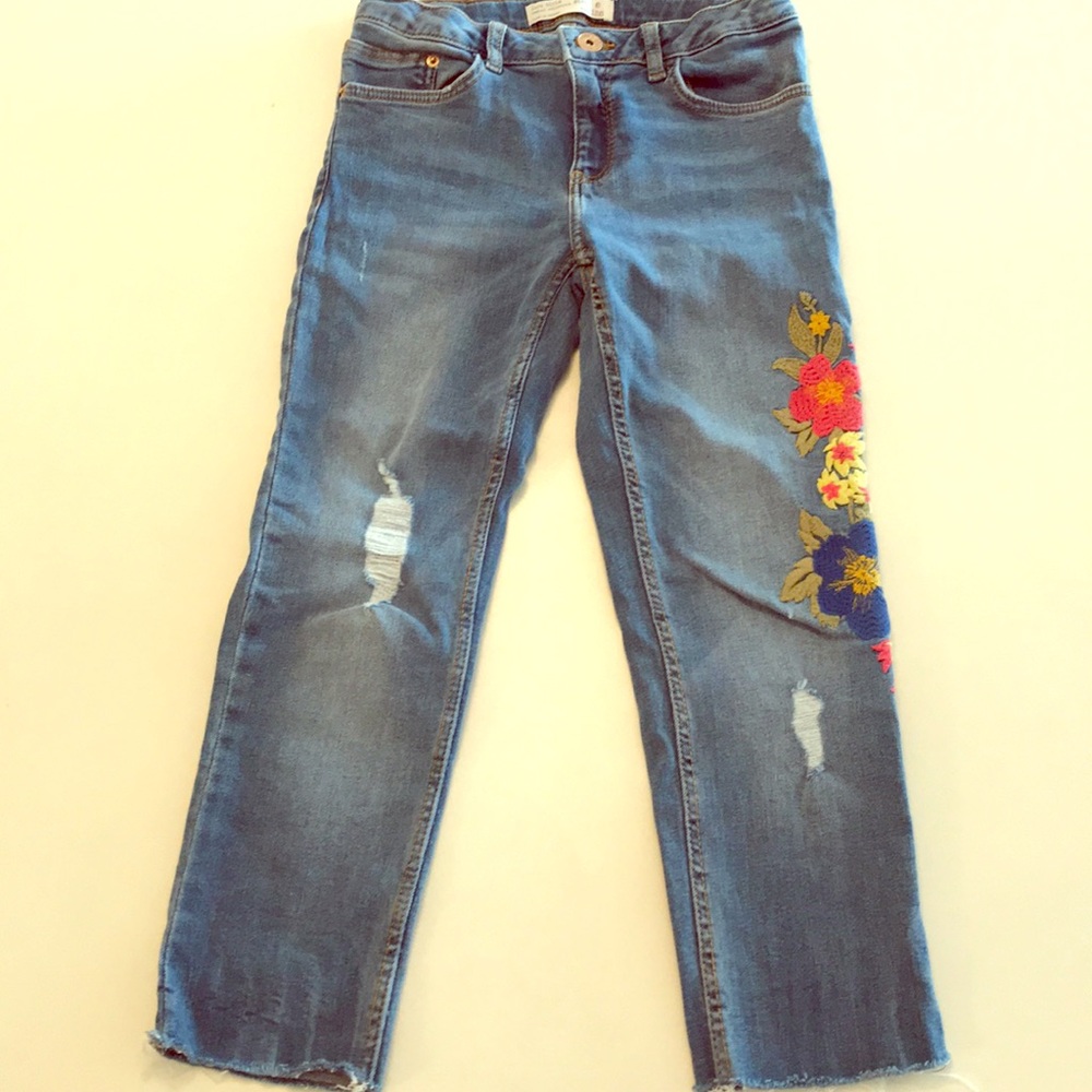 Girls jeans with floral embroidery